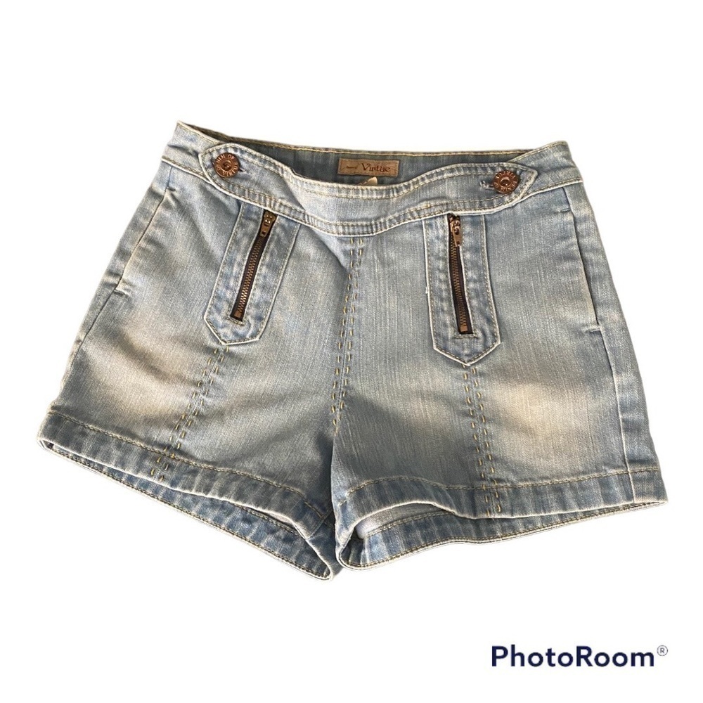 Denim of Virtue 1970’s Inspired Light Wash Denim Shorts Size 26
